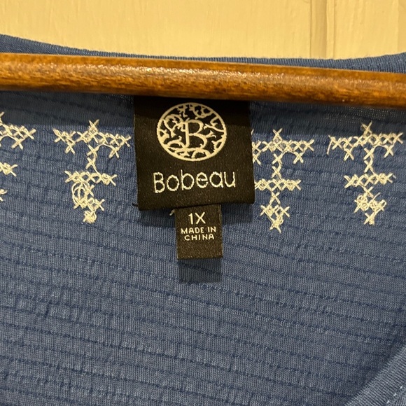 Bobeau Plus Size Embroidered Boho Style Blue Sleeveless Hip Length Top Size 1x - Picture 2 of 5